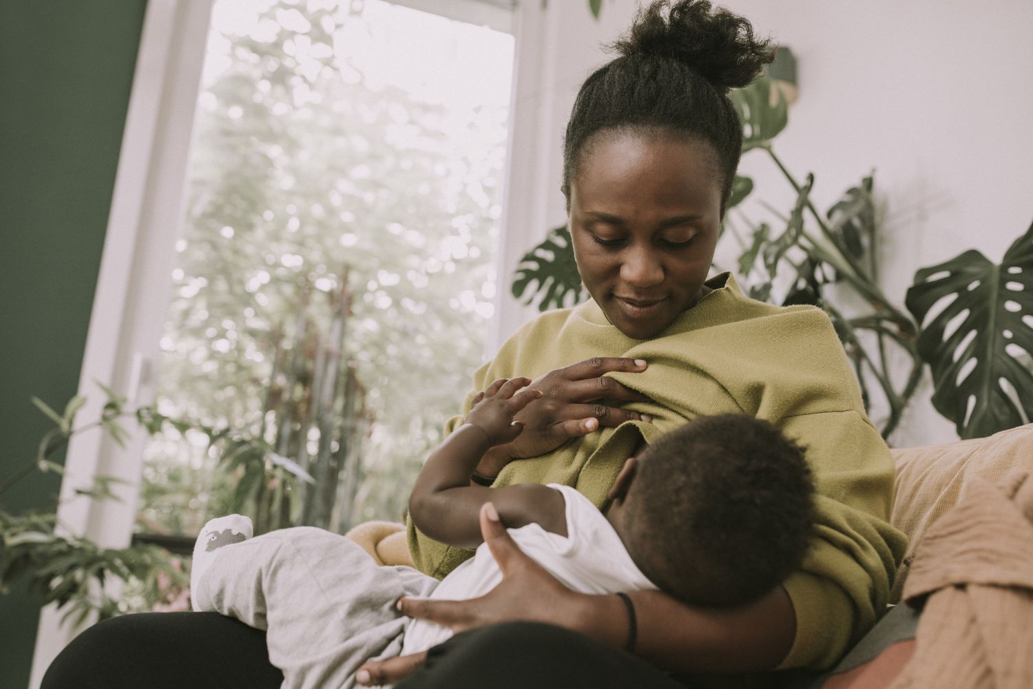 Nurturing Through Challenges: A Nutritionist’s Breastfeeding Journey