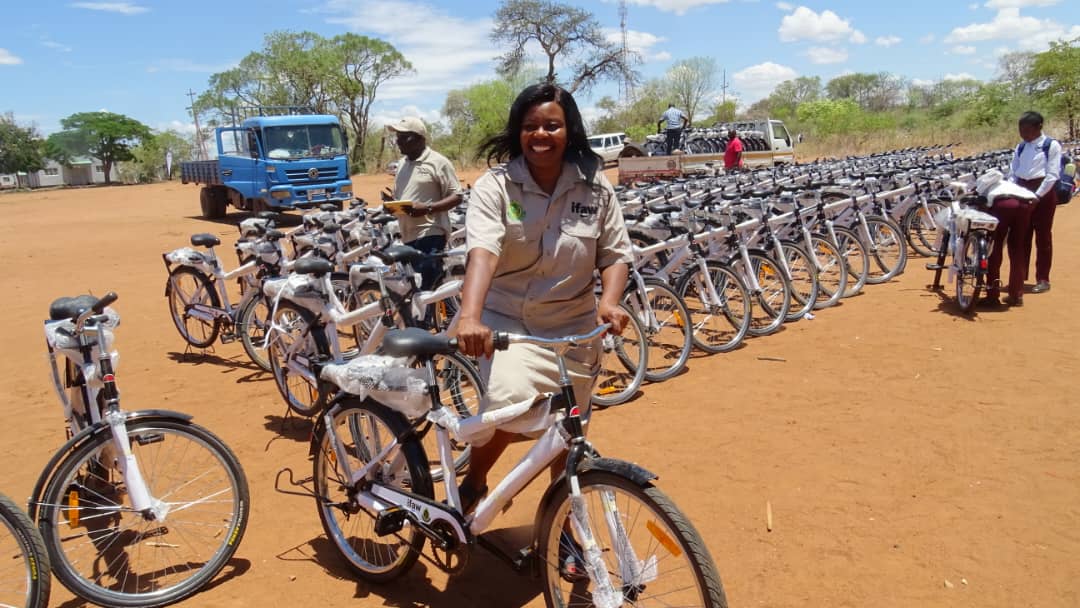 IFAW builds bomas for Hwange communities