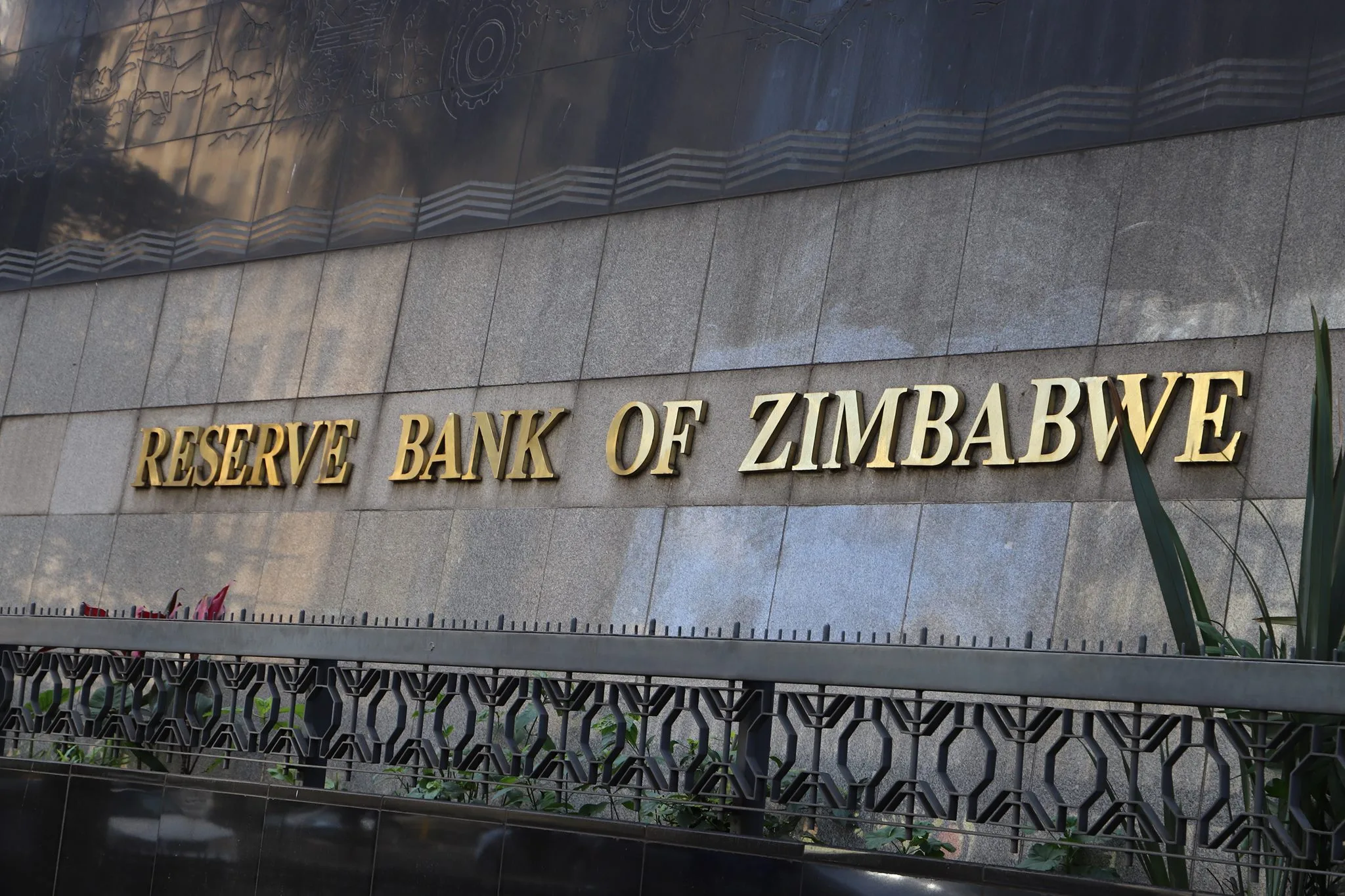 RBZ warns public against social media accounts impersonating governor