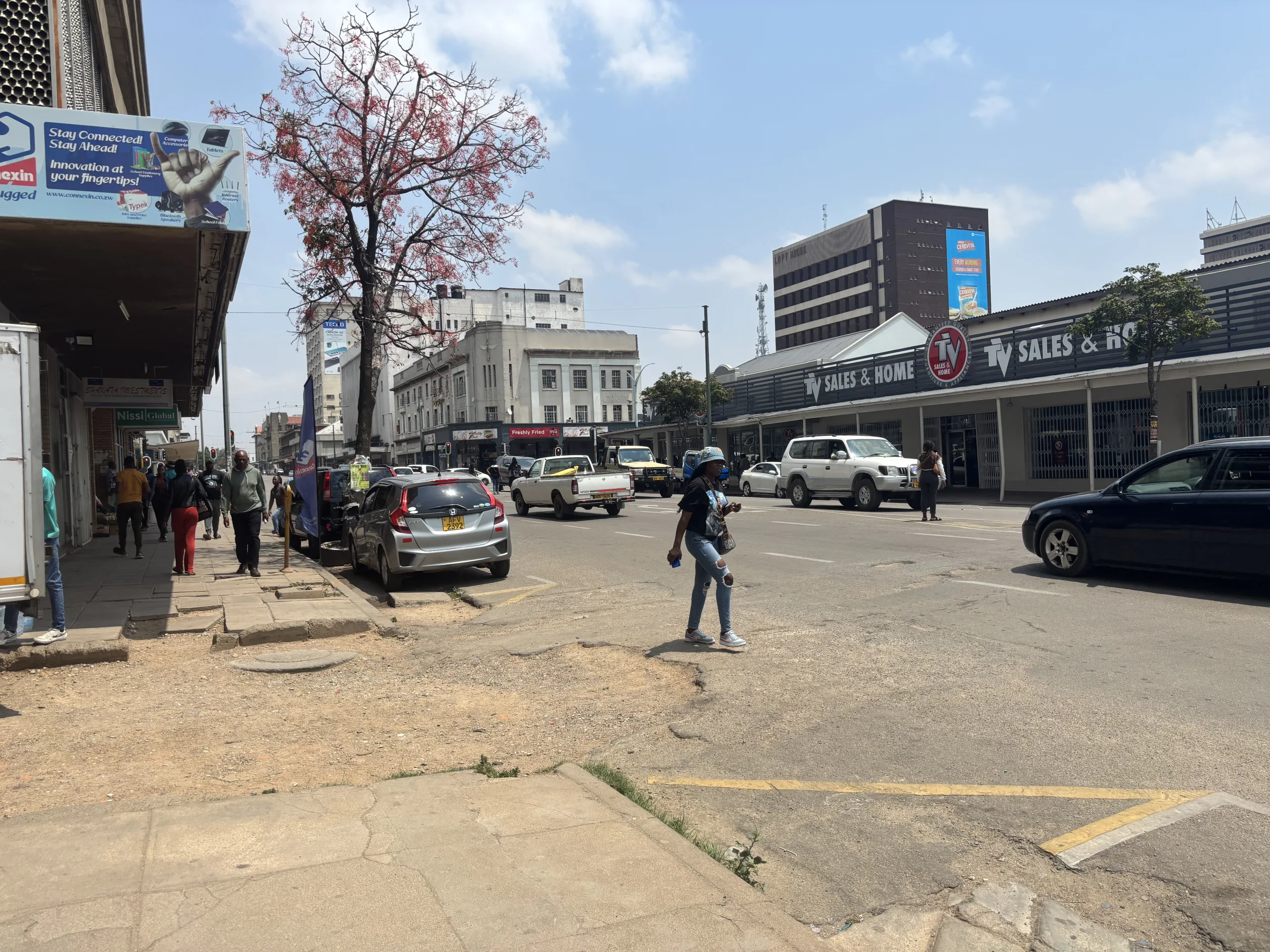 Zimbabweans Ignore Call for Anti-Govt Protests
