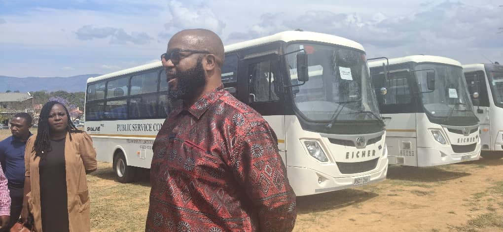 Govt Hands Over 5 PSC Buses To Manicaland Districts